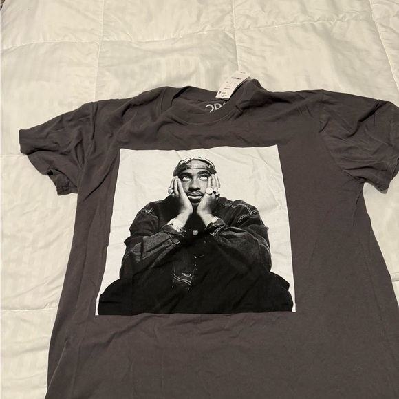 2Pac Gray Men's Shirt - Picture 2 of 4